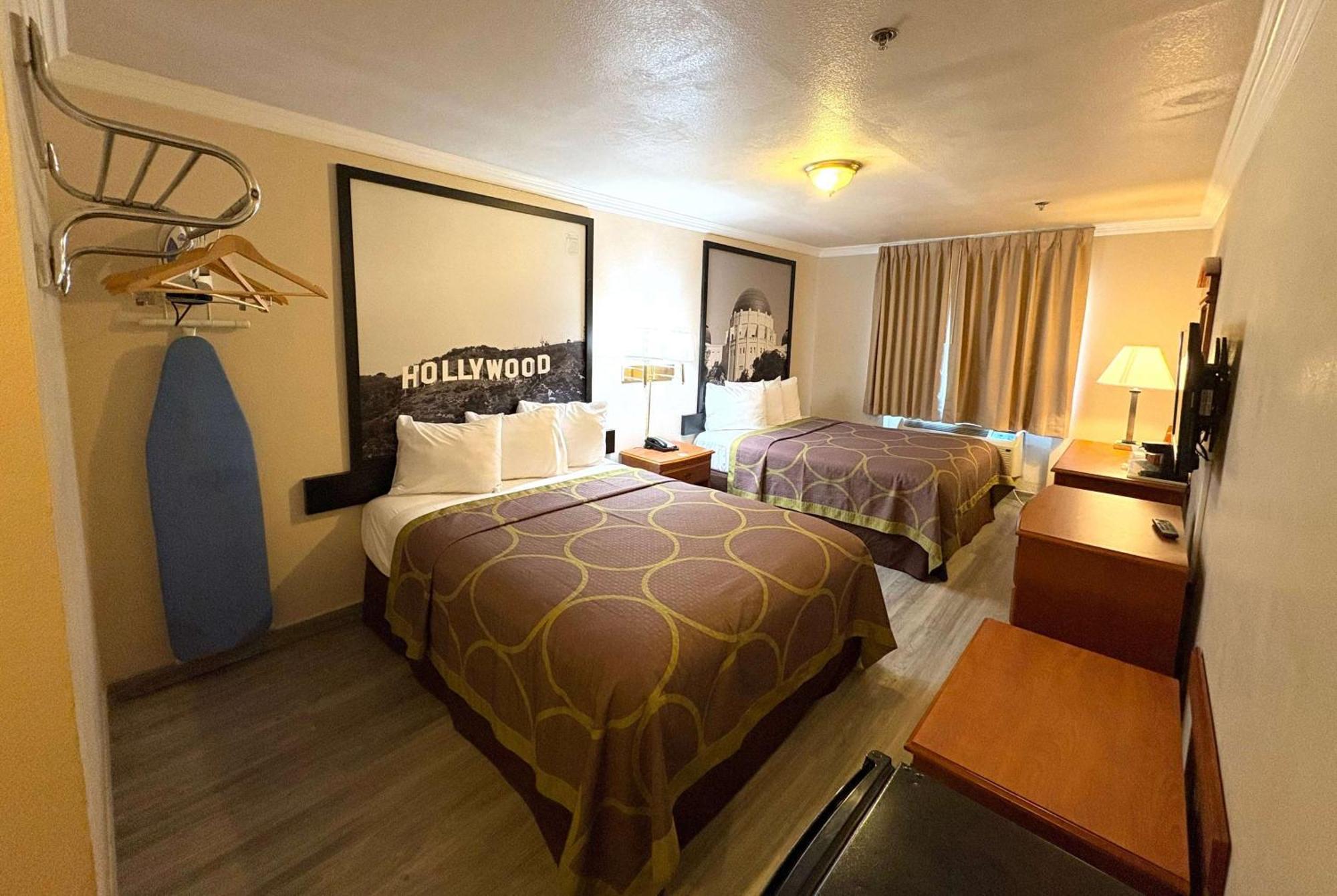 Motel Super 8 By Wyndham Hollywood/La Area Los Angeles Exterior foto