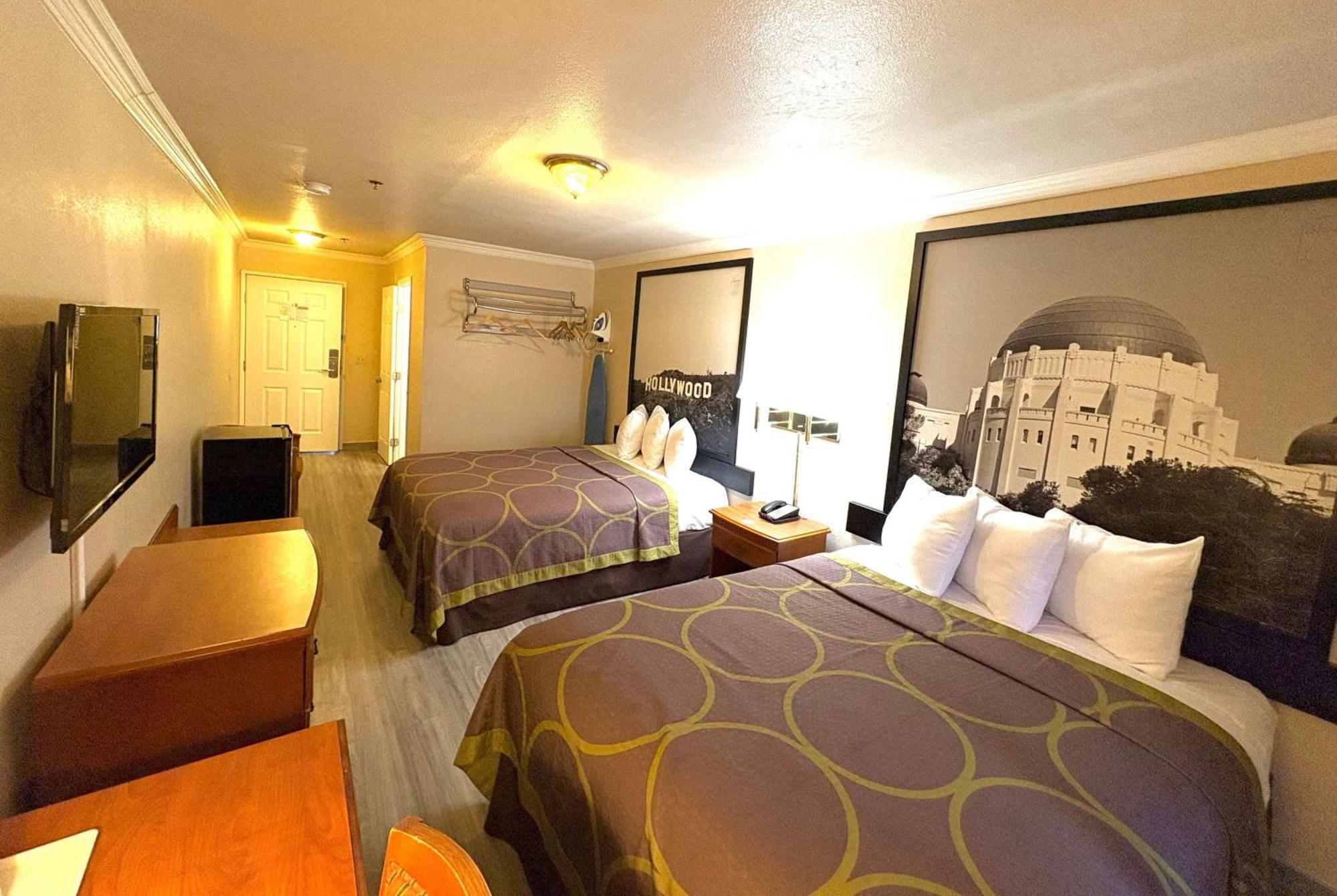 Motel Super 8 By Wyndham Hollywood/La Area Los Angeles Exterior foto